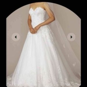 Beautiful never worn wedding dress
